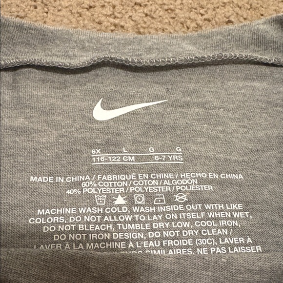 Nike Gray Top and Black Leggings Set with Pink Logo - Picture 3 of 8